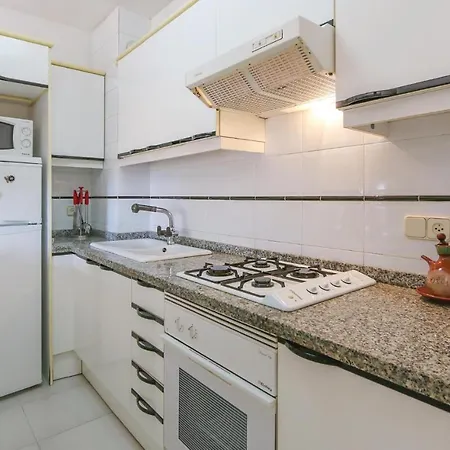 Apartment In With Kitchenette *